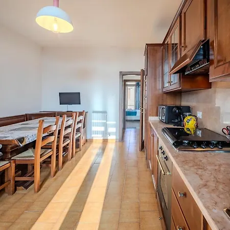 Via Pisano For Six Feel At In *