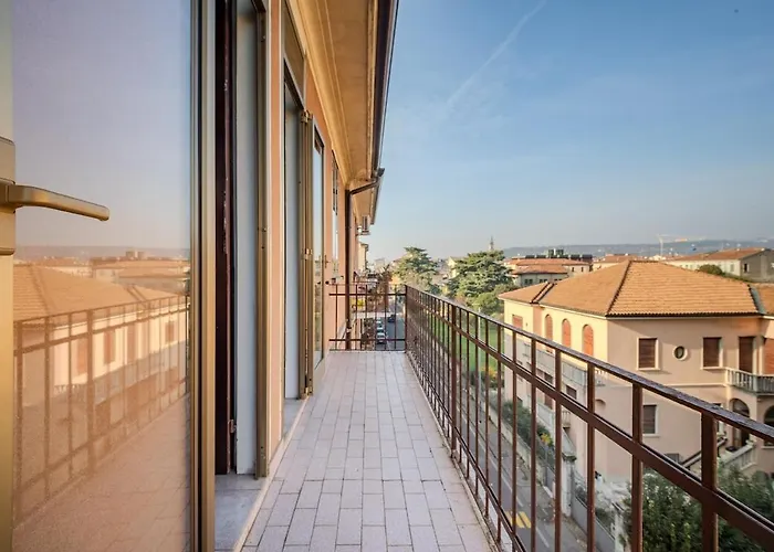 Via Pisano For Six Feel At In