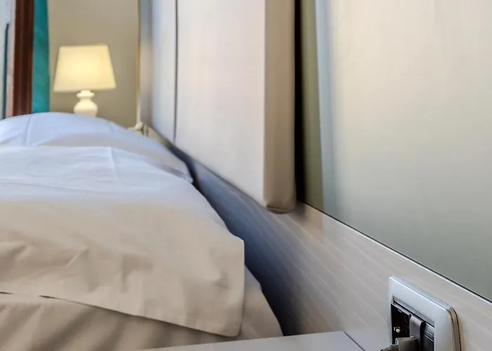 Via Pisano For Six Feel At In