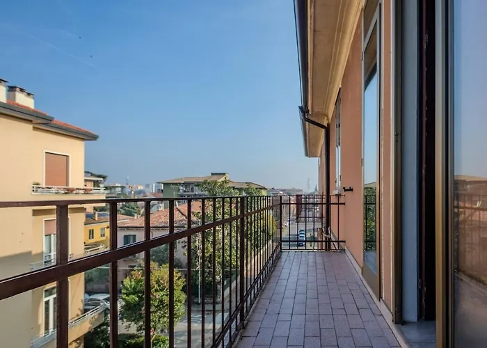 Via Pisano For Six Feel At In Verona