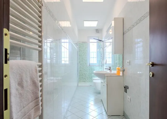 Via Pisano For Six Feel At In * Verona